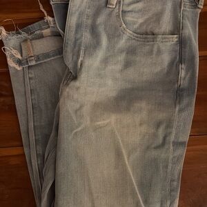 American Eagle Outfitters Light Wash Skinny Jeans